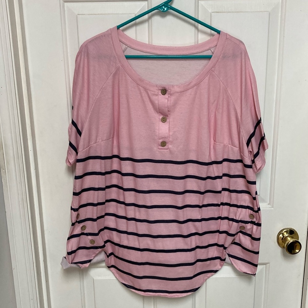 3/$20…bundle and save …
Pink and black striped 2x top